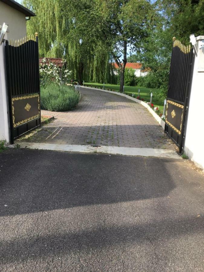 Hotel Bienvenue Chez Zina Vesoul Zewnętrze zdjęcie