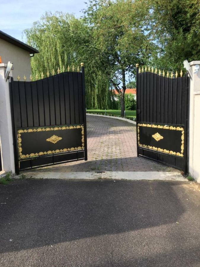 Hotel Bienvenue Chez Zina Vesoul Zewnętrze zdjęcie